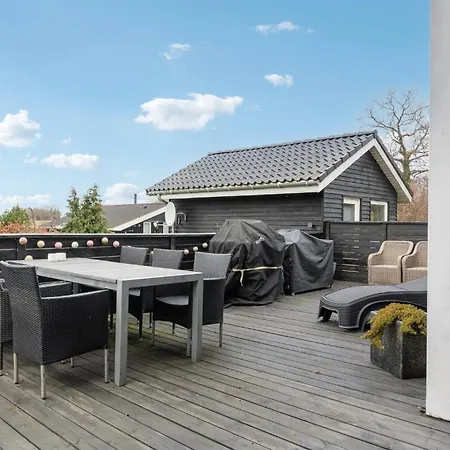 Awesome In With Kitchen Holiday home *